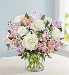 Elegant Blush Bouquet Davenport Florist - Same Day Flower Delivery - Flower Power 